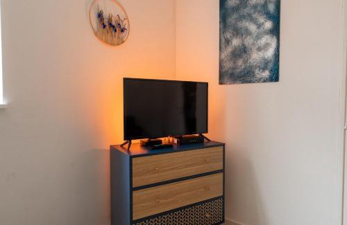 Besancon Apartment | Appart rénové 3 personnes Proche Citadelle