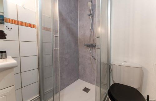 Besancon Apartment | Appart rénové 3 personnes Proche Citadelle
