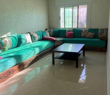 Martil Apartment | Appart situé au centre de Martil ,moderne près de la plage ,de l'aéroport Tetouan et vue sur lac