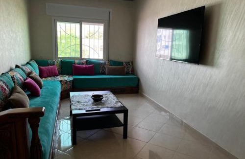 Martil Apartment | Appart situé au centre de Martil ,moderne près de la plage ,de l'aéroport Tetouan et vue sur lac