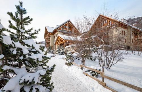 Valloire Condo | Appart Ski aux Pieds | Accès Piscine + Sauna