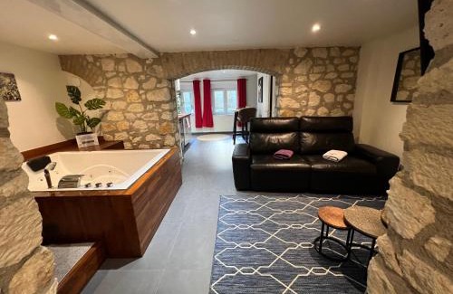 Hincmar Apartment | Appart Spa Privatif