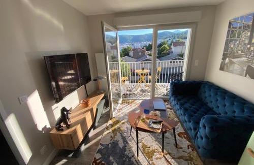 Montjuzet Apartment | Appart T2 avec parking, loggia, vue Puy de Dôme