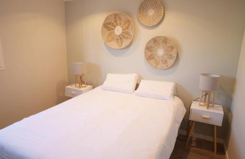 Angouleme Apartment | Appart T2 avec terrasse, parking et wifi