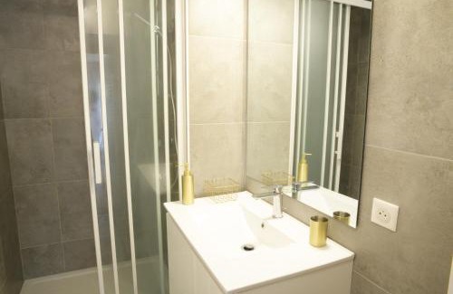 Angouleme Apartment | Appart T2 avec terrasse, parking et wifi