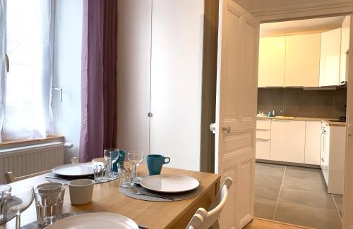 Le Creusot Apartment | Appart'Village Le Creusot centre - Parking facile - Bus gare TGV 17 min