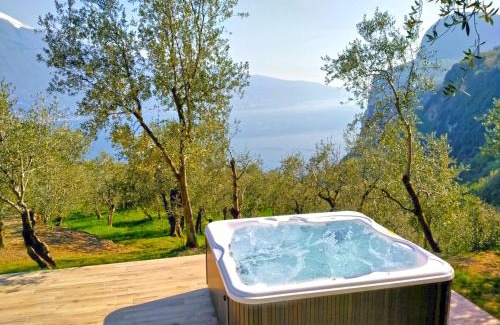 Arias Apartment | Appartamenti Villa Vagne by Gardadomusmea