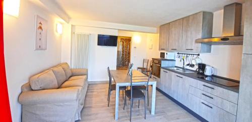 Arias Apartment | Appartamenti Villa Vagne by Gardadomusmea