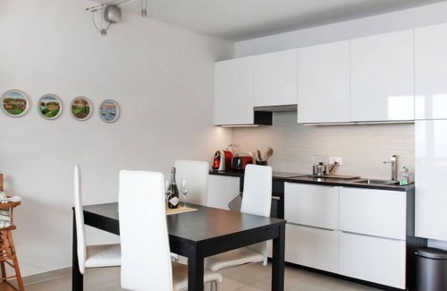 Bissone Apartment | Appartamento 610 by Interhome