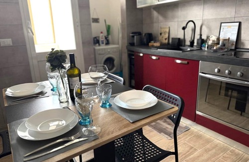 Cinecitta Apartment | Appartamento agli Acquedotti, with private garden