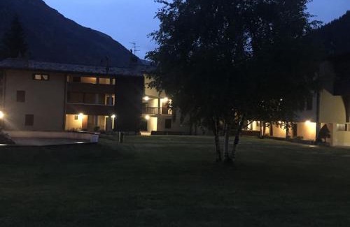 La Thuile House | Appartamento ampio giardino adiacente piste sci 4/6 posti letto