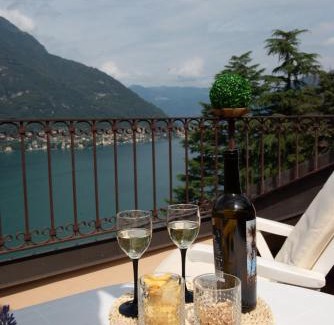 Riva Apartment | Appartamento "Bella vista" sul Lago di Como
