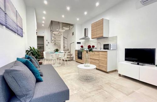 Santa Lucia Apartment | Appartamento Camera da Letto Vista Mare, 2 Bagni Parcheggio,spiaggia Solarium