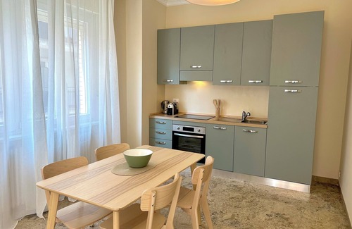 Asti Apartment | Appartamento Centralissimo, Molto Attrezzato con Balcone, Ideale per Famiglie
