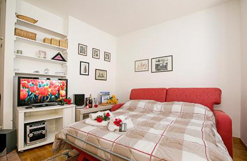 Riva del Garda Apartment | Appartamento Centro Storico Riva 2 - Happy Rentals