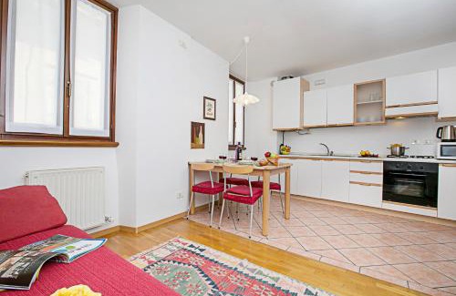Riva del Garda Apartment | Appartamento Centro Storico Riva 2 - Happy Rentals