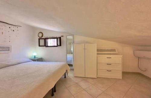 San Teodoro City Centre Apartment | Appartamento con Soppalco Tamerici