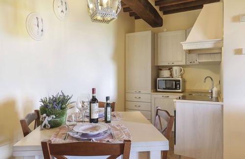 Chianni Apartment | Appartamento Ginepro - Borgo in Chianni by Interhome