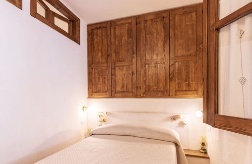 Baunei Apartment | Appartamento in legno e pietra conforme alla tradizione sarda