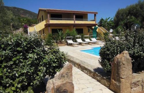 Tertenia Apartment | Appartamento in splendido e riservato villaggio, marina di Tertenia