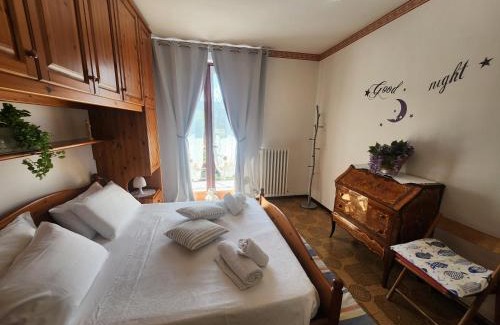Lierna Apartment | Appartamento L'ulivo 5 chilometri da Varenna vista lago in via privata