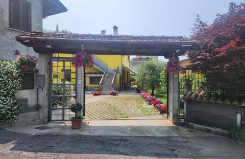 Lierna Apartment | Appartamento L'ulivo 5 chilometri da Varenna vista lago in via privata