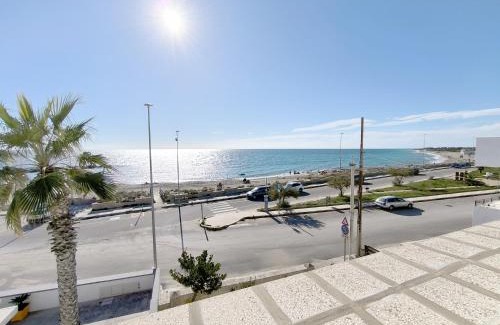 Torre Mozza Apartment | Appartamento La Torre Piano Terra Vista mare Puglia On line