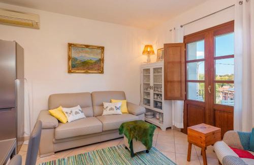 San Pantaleo Apartment | Appartamento Mountain View