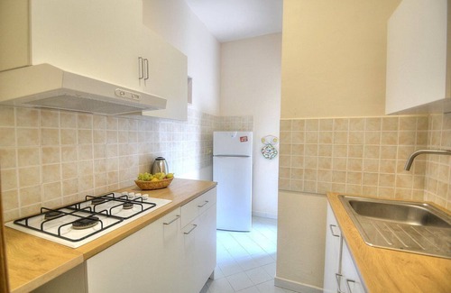 Marina di Puolo House | Appartamento Naia A: A graceful apartment located right on the beach, with Free WI-FI.