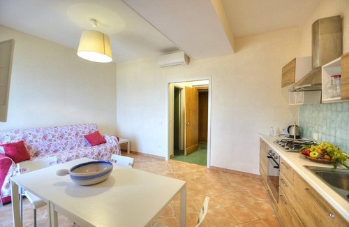 Marina di Puolo House | Appartamento Naia B: A graceful apartment located right on the beach, with Free WI-FI.