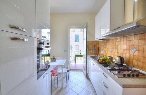 Marina di Puolo House | Appartamento Naia C: A graceful apartment located right on the beach, with Free WI-FI.