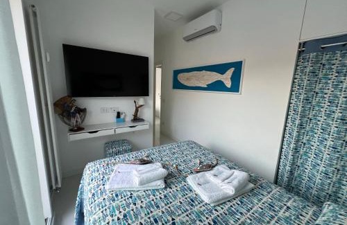 Rezza Apartment | Appartamento Rapallo Sky Garden Maria Jose Liguria - Attico vista mare - Terraces - 2 bagni- 2 Camera da Letto - Box, Wi-fi, Idromassaggio Free inteiro Attico per Voi, con Ascensore
