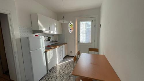 Jesolo Apartment | APPARTAMENTO ROSSO - OVER THE RAINBOW APARTMENTS - LIDO di JESOLO -4 POSTI LETTO