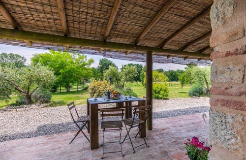 Casino di Terra Apartment | Appartamento rustico con piscina nell'antico "Podere la Querciola, Guardistallo"