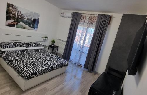 Monfalcone Apartment | Appartamento Sanzio, centro Monfalcone