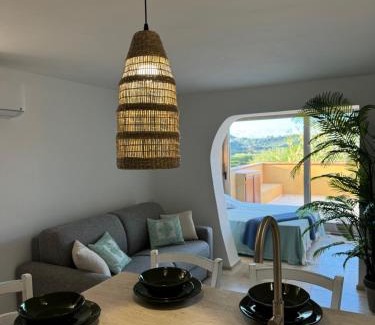 Golfo di Marinella Apartment | Appartamento Spiaggia Marinella con vista mare e piscina, Costa Smeralda