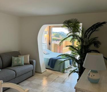 Golfo di Marinella Apartment | Appartamento Spiaggia Marinella con vista mare e piscina, Costa Smeralda