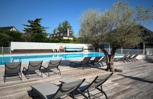 La Riviere-Saint-Sauveur Apartment | appartement en résidence privée avec piscine
