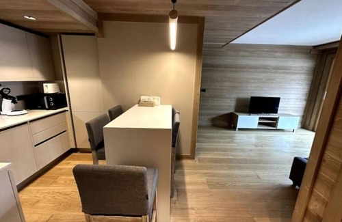 Saint-Etienne-de-Tinee Apartment | Appartement de Luxe, Parking Sous-terrain, Centre Ville Auron