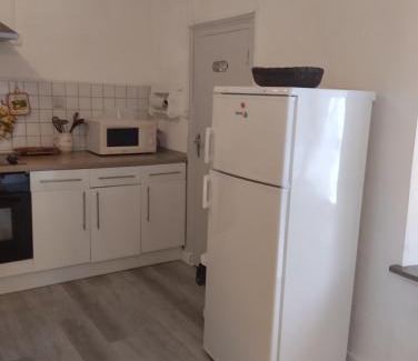 Besse-en-Chandesse Apartment | Appartement Le Paradou à Besse