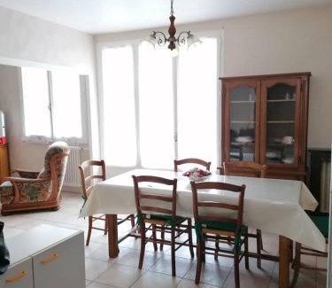 Saint-Andre-les-Vergers Apartment | Appartement 3 chambres
