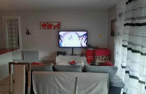 Saint-Jean-Pied-de-Port Apartment | Appartement accueillant à Saint-Jean-Pied-de-Port, 69 m²