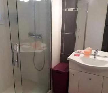 Saint-Jean-Pied-de-Port Apartment | Appartement accueillant à Saint-Jean-Pied-de-Port, 69 m²