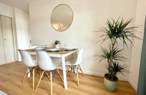 Saint-Julien-en-Genevois Apartment | Appartement - Lit Queen Size - Proximité Genève