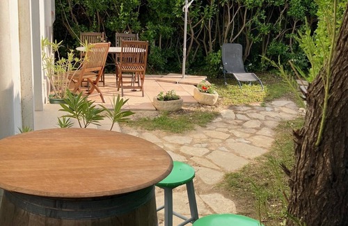 Saint-Pierre-d'Oleron Apartment | Appartement & Jardinet EN Coeur DE Ville