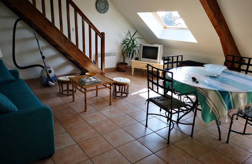 Saint-Vaast-la-Hougue Apartment | Appartement Classé 3 Étoiles sur le Port 100 Mètres du Centre Ville