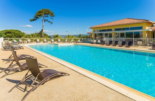 Le Brusc Condo | Appartement sur 2 étages pour 8 près de la plage