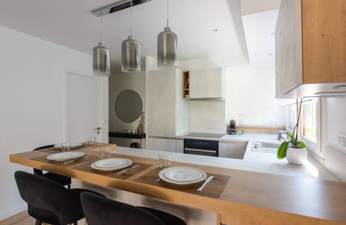 Parchamp–Albert Kahn Apartment | Appartement de l'Abondance - Welkeys