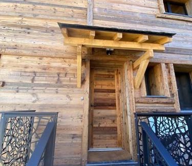 Font-Romeu-Odeillo-Via Apartment | Appartement bas de chalet