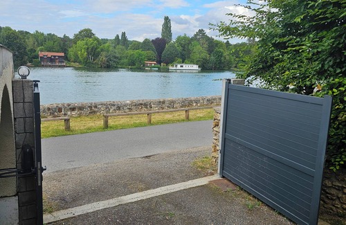 Le Coudray-Montceaux Apartment | Appartement en Bord de Seine